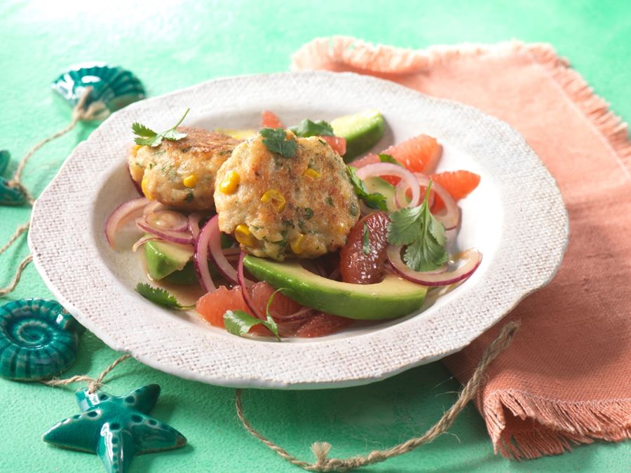 recipe image Meeresfrüchte-Laibchen mit Avocado-Grapefruit-Salat