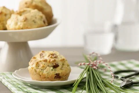 recipe image Herzhafte Muffins mit Schinken und Käse
