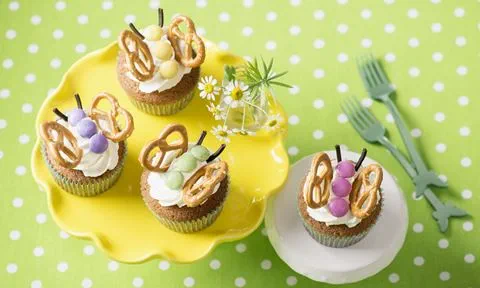 recipe image Schmetterlings-Cupcakes mit Limetten-Frosting