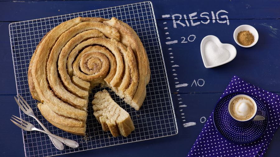 recipe image Riesen-Zimtschnecke