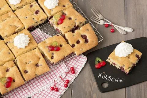 recipe image Schoko-Kirsch-Kuchen vom Blech